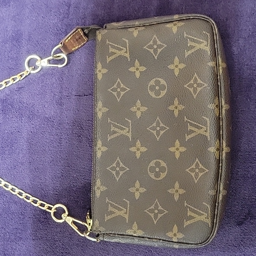 Louis Vuitton Pochette Monogram - Picture 3 of 8
